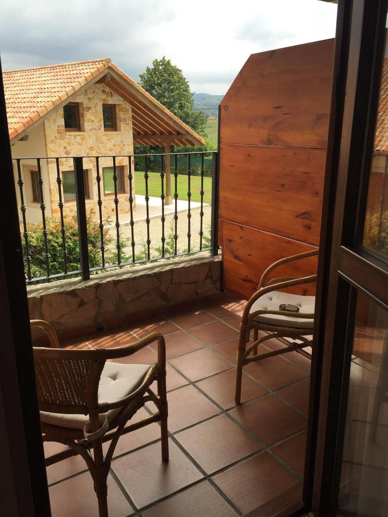 Hosteria La Moraleja Solares Exterior foto
